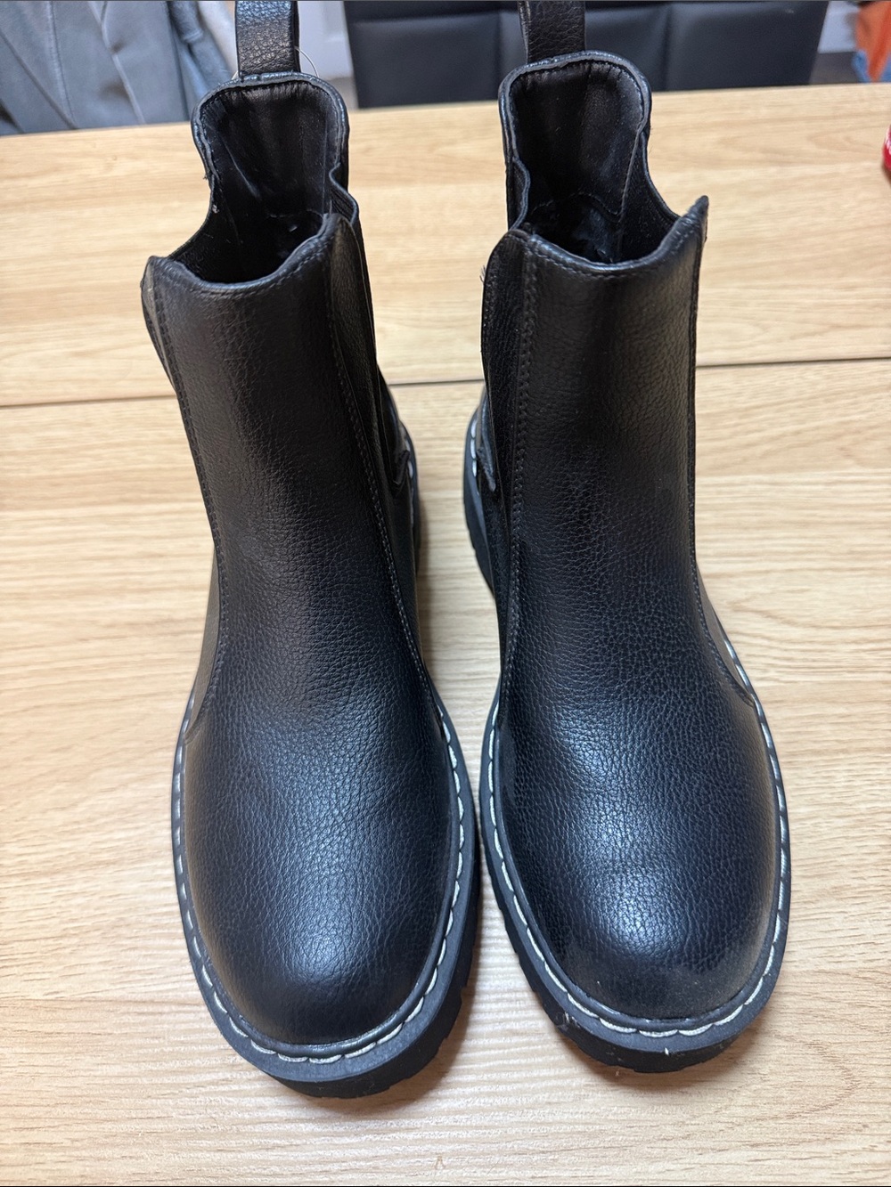Women’s pull on boot size 6.5